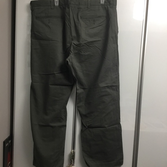 Old Navy Classic Khakis Pants - Picture 4 of 5